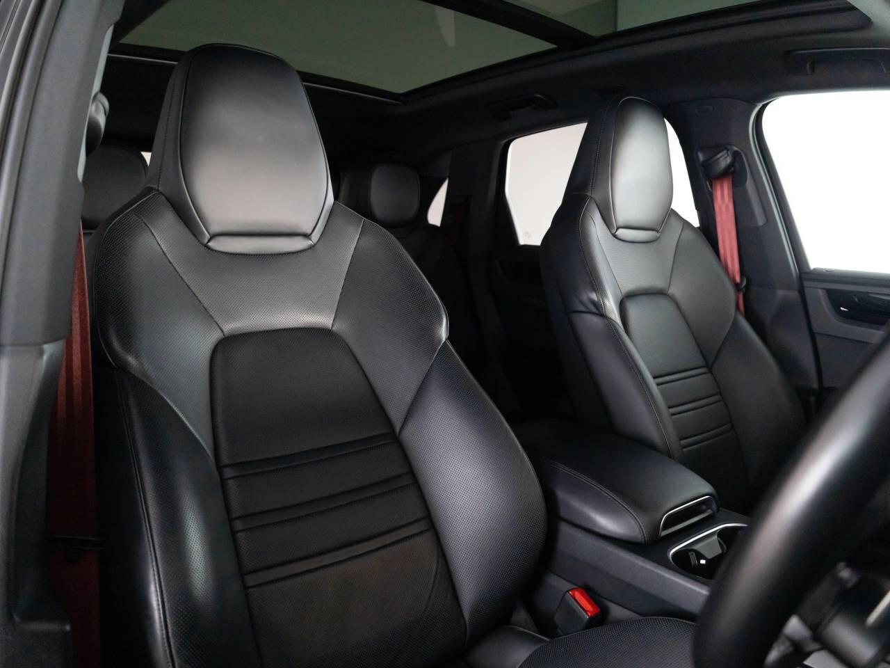 Used Porsche Cayenne 2022 for sale - 77164037: Photo 5