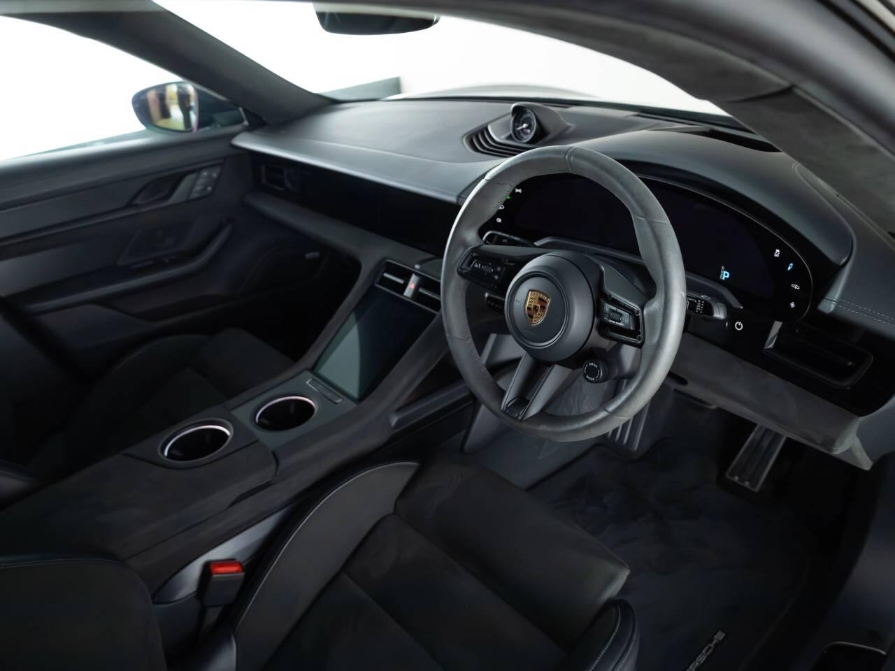 Used Porsche Taycan 2022 for sale - 76691261: Photo 4