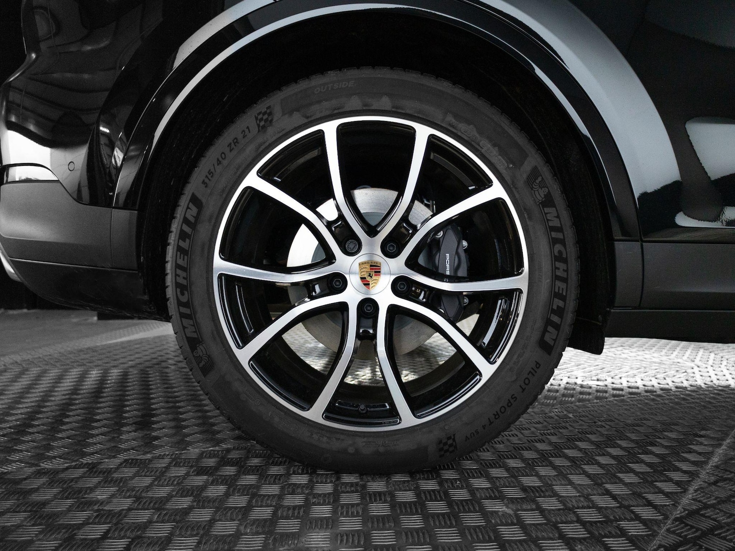 Used Porsche Cayenne 2025 for sale - 76888396: Photo 4