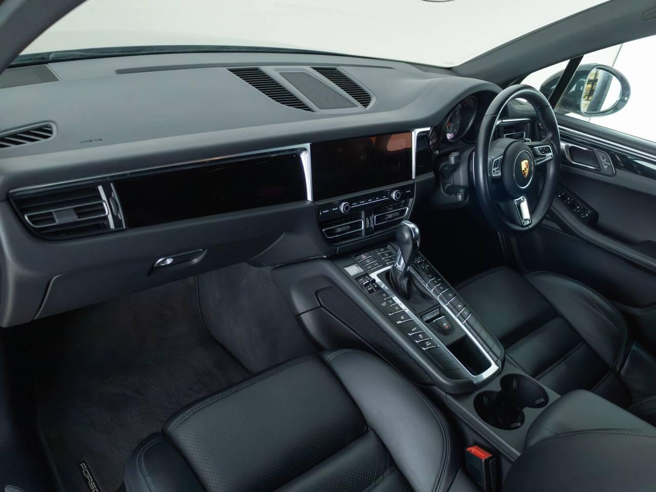 Used Porsche Macan 2021 for sale - 78190251: Photo 4