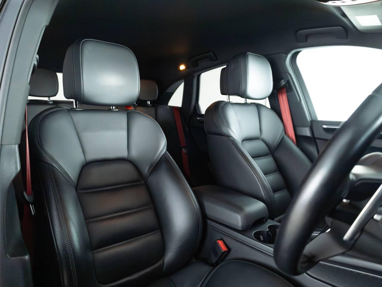 Used Porsche Macan 2021 for sale - 78190251: Photo 5