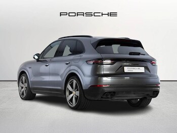 Used Porsche Cayenne 2023 for sale - 76676933: Photo
