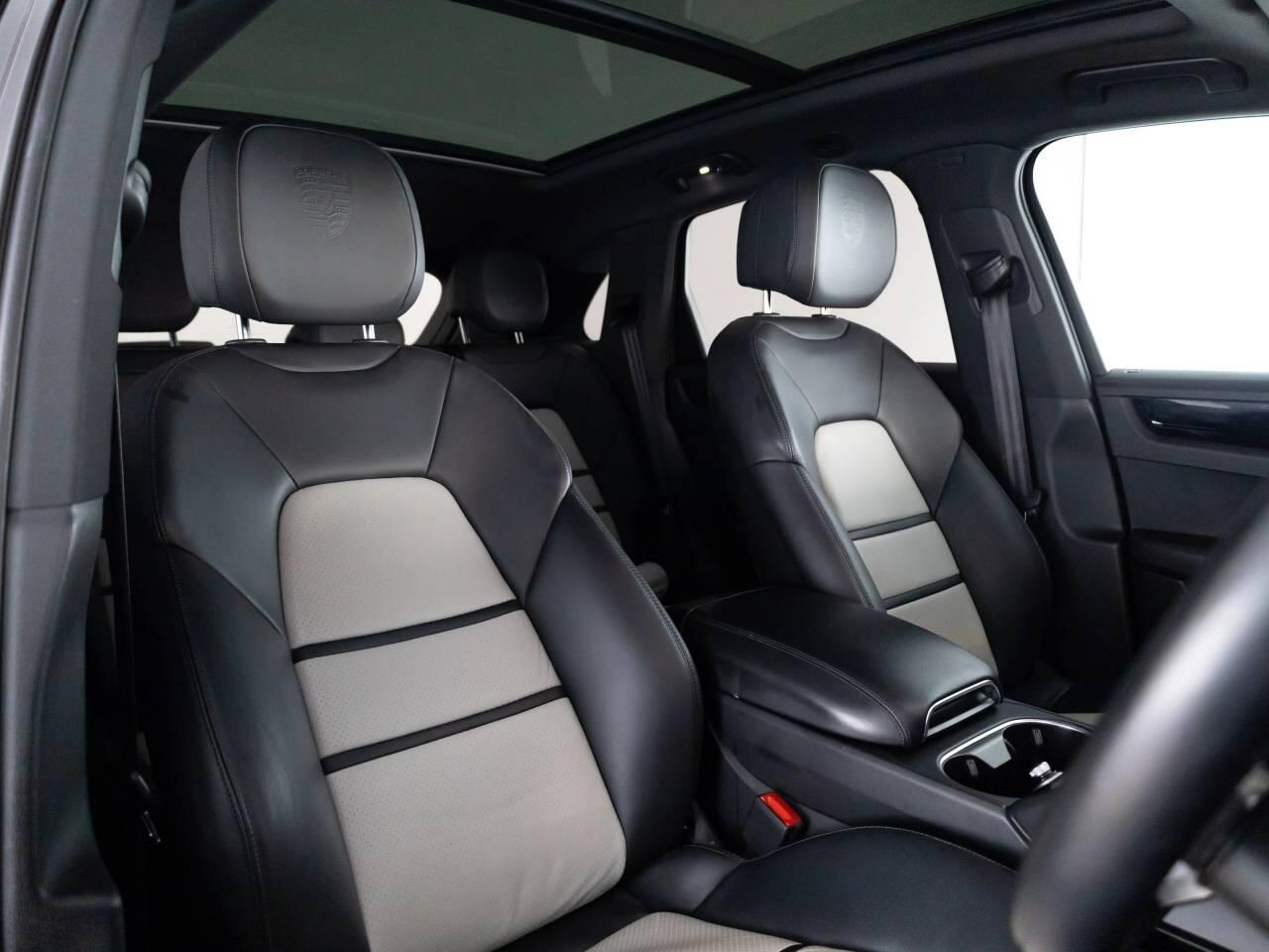 Used Porsche Cayenne 2023 for sale - 76676933: Photo 5