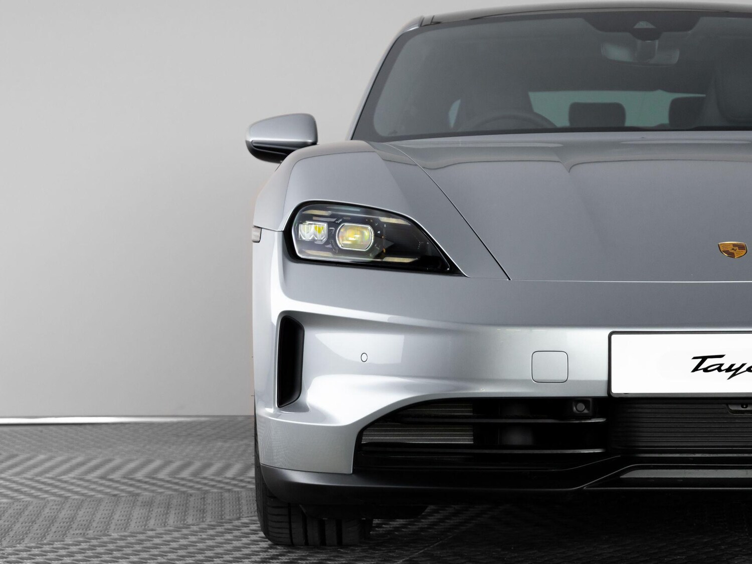 Used Porsche Taycan 2025 for sale - 76678151: Photo 8