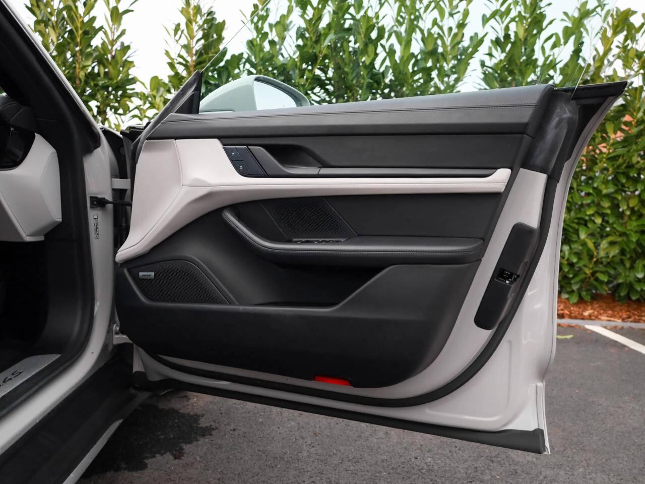 Used Porsche Taycan 2023 for sale - 78005414: Photo 11