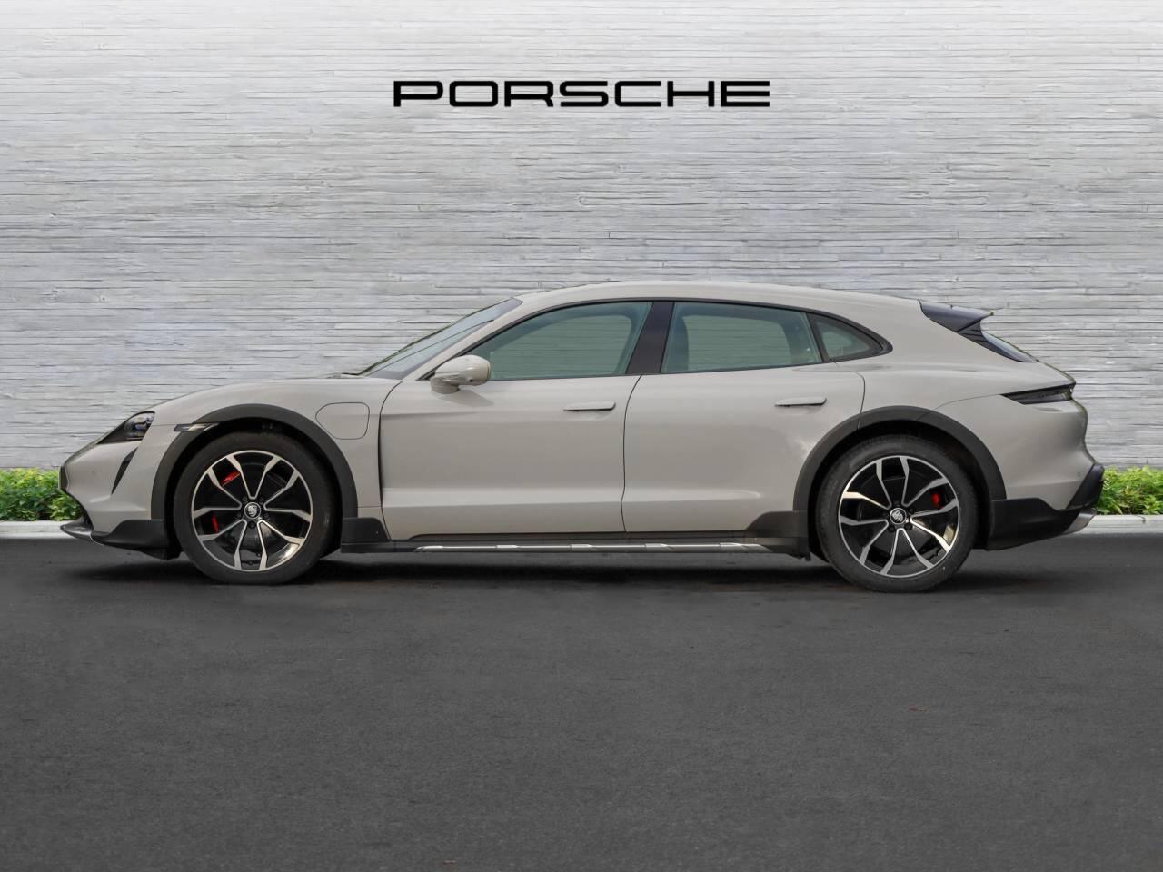 Used Porsche Taycan 2023 for sale - 78005414: Photo 2