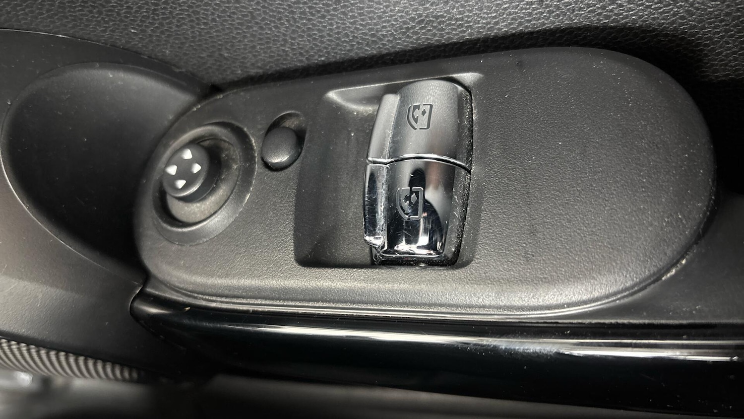 Used MINI Hatch 2019 for sale - 77242458: Photo 35