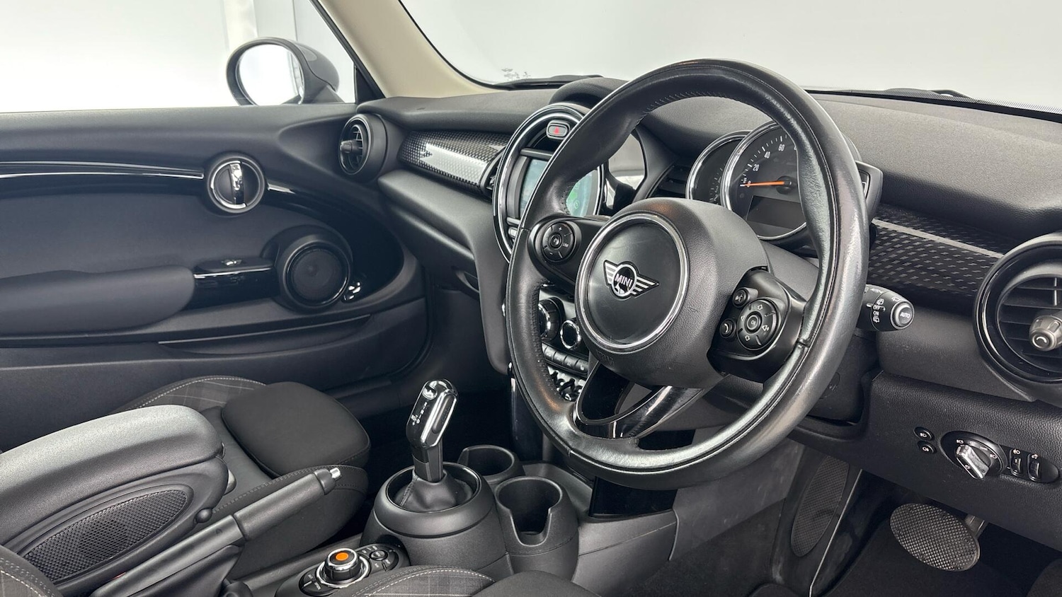 Used MINI Hatch 2019 for sale - 77242458: Photo 6