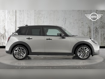Used MINI Cooper 2025 for sale - 76760061: Photo