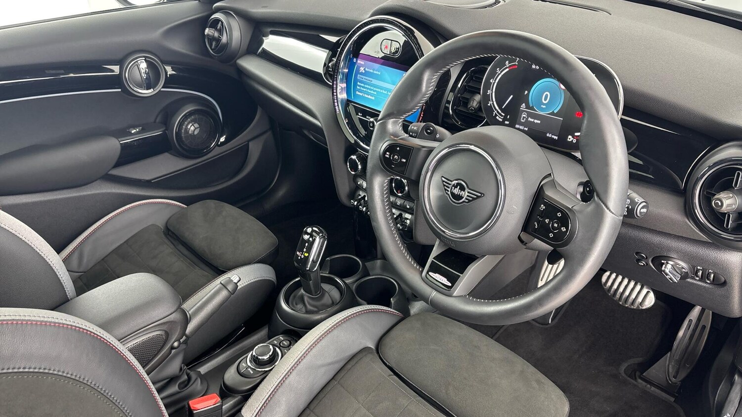 Used MINI Hatch 2023 for sale - 77016201: Photo 6