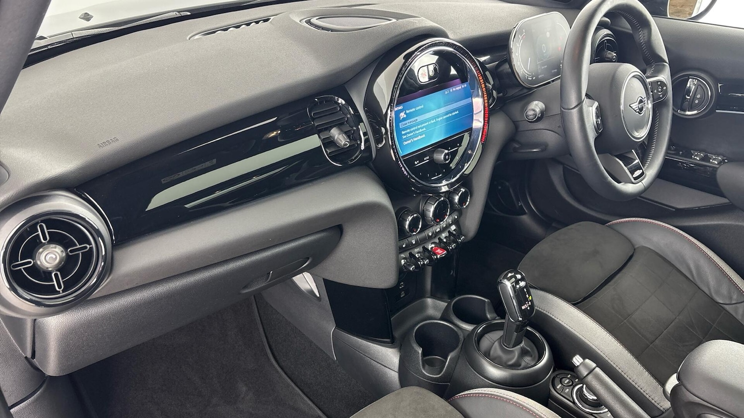 Used MINI Hatch 2023 for sale - 77016201: Photo 7