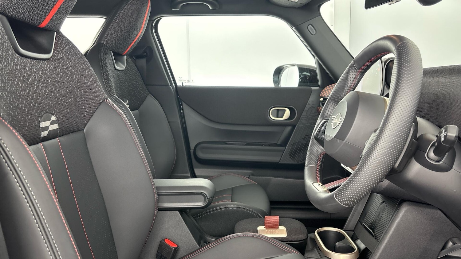 Used MINI Hatch 2025 for sale - 76832915: Photo 11