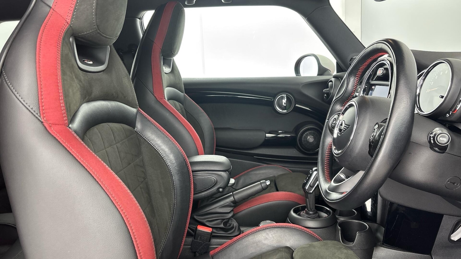 Used MINI Hatch 2019 for sale - 76953130: Photo 11