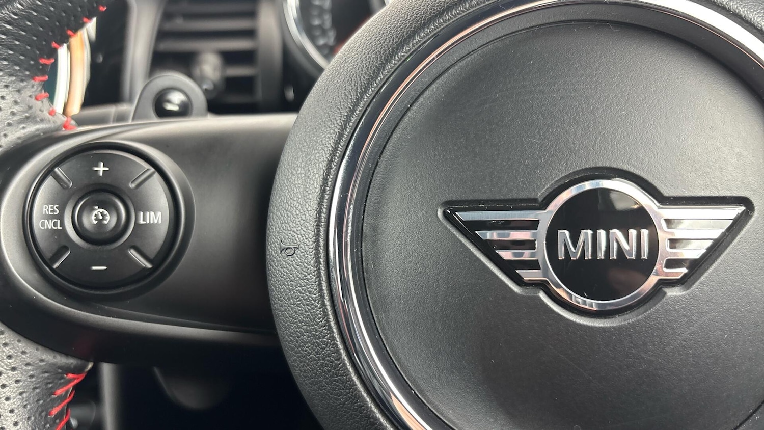 Used MINI Hatch 2019 for sale - 76953130: Photo 17