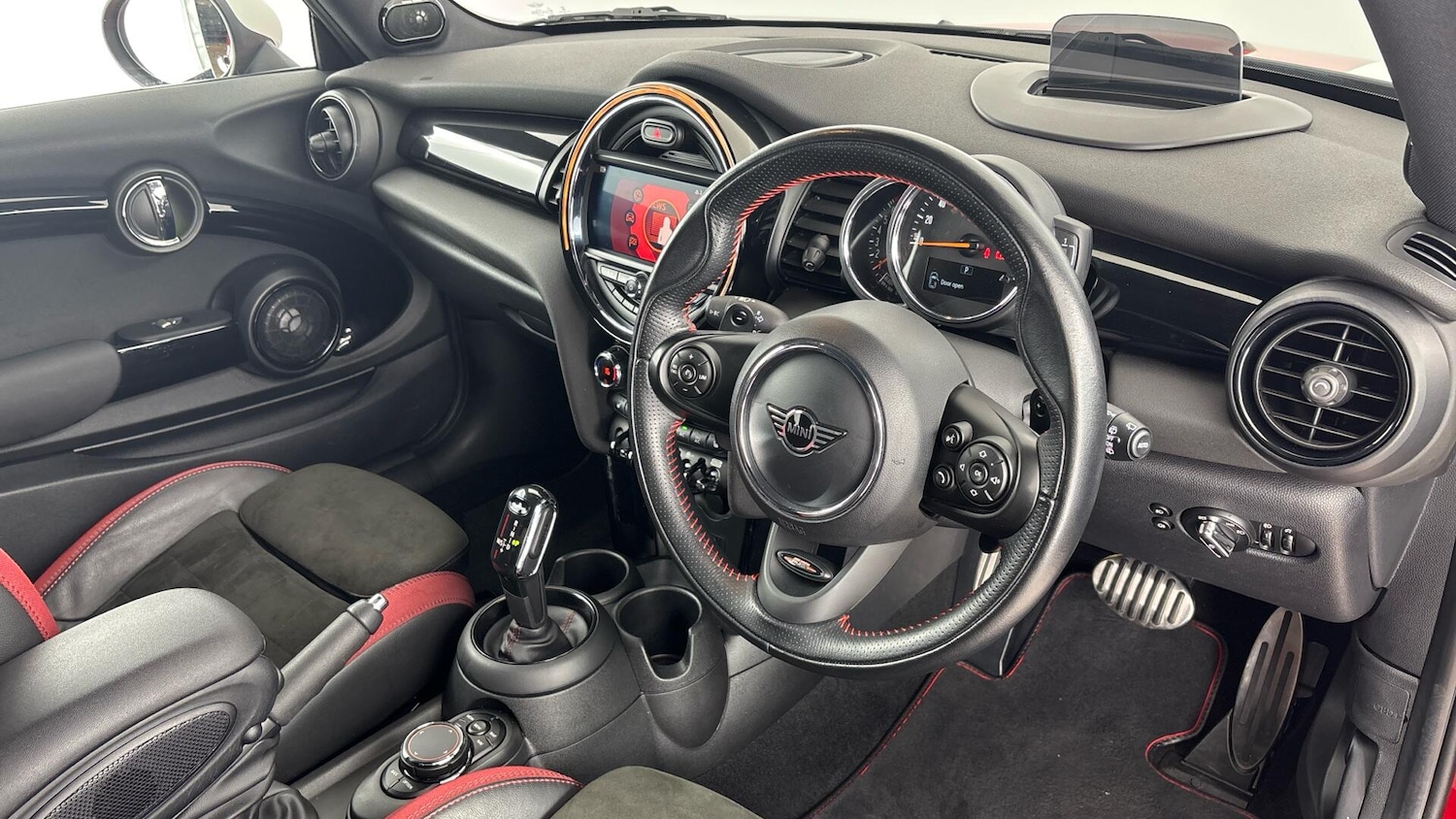 Used MINI Hatch 2019 for sale - 76953130: Photo 6