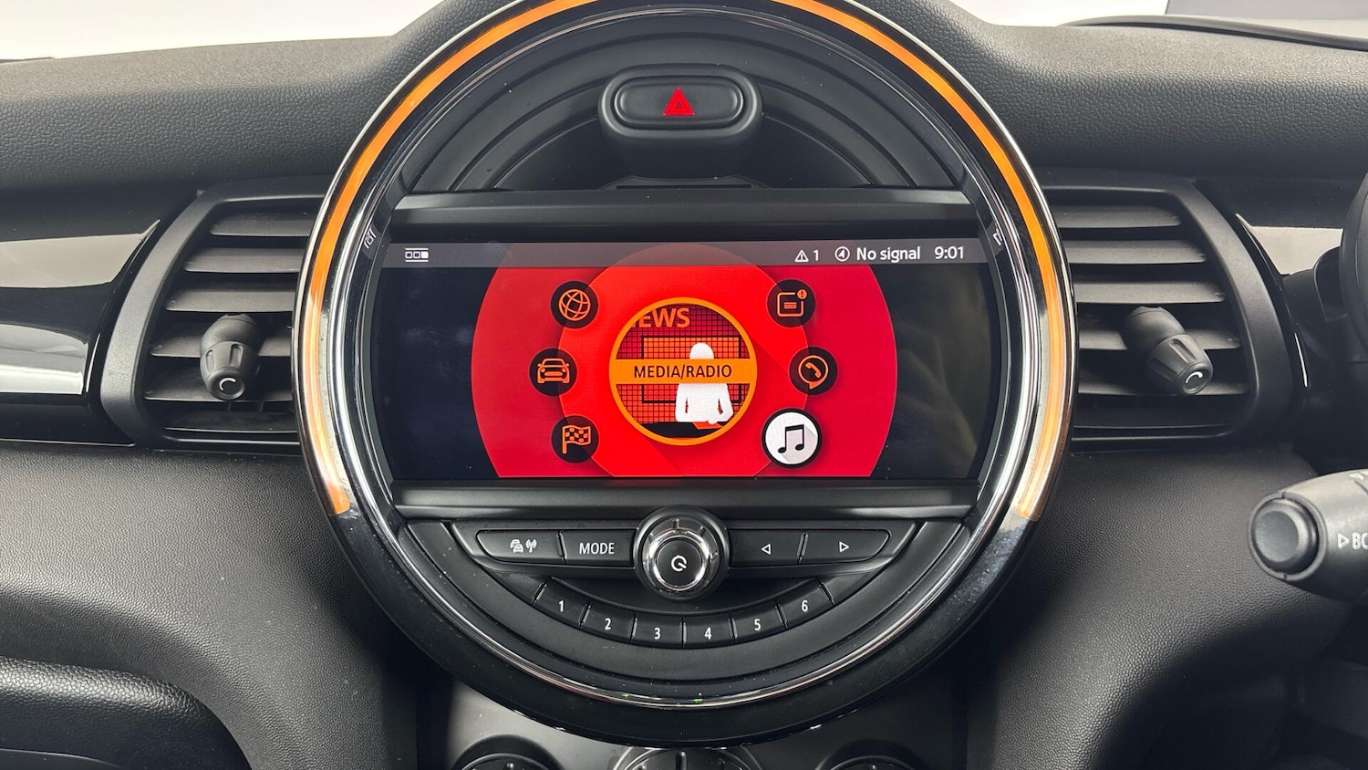 Used MINI Hatch 2019 for sale - 76953130: Photo 8