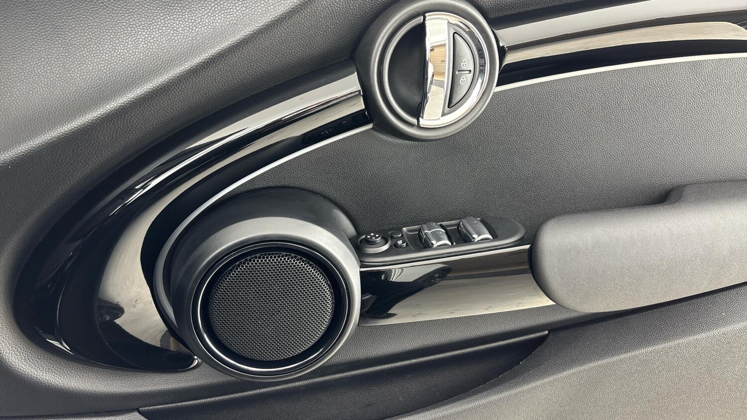 Used MINI Convertible 2021 for sale - 76760067: Photo 20