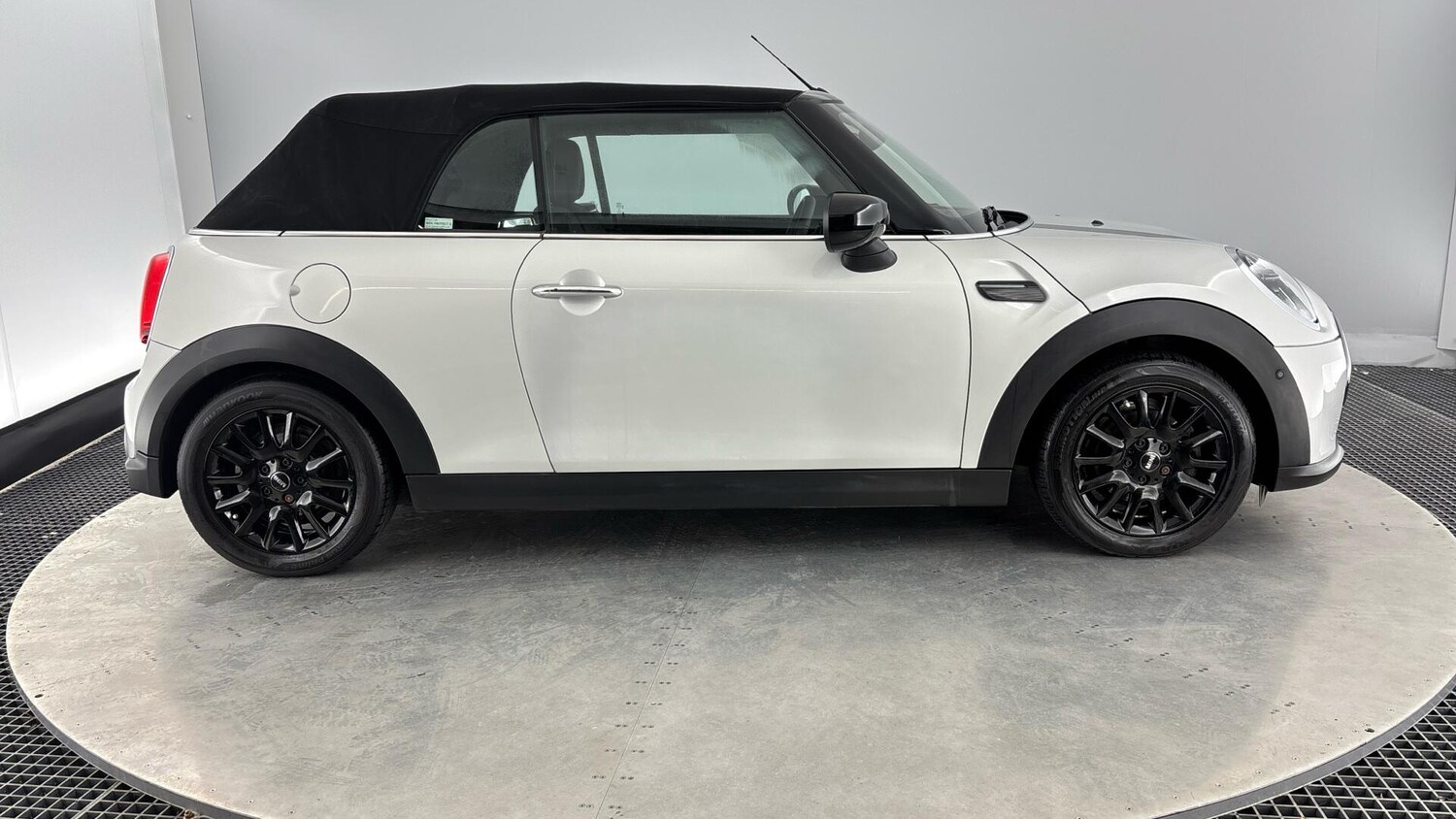 Used MINI Convertible 2021 for sale - 76760067: Photo 39