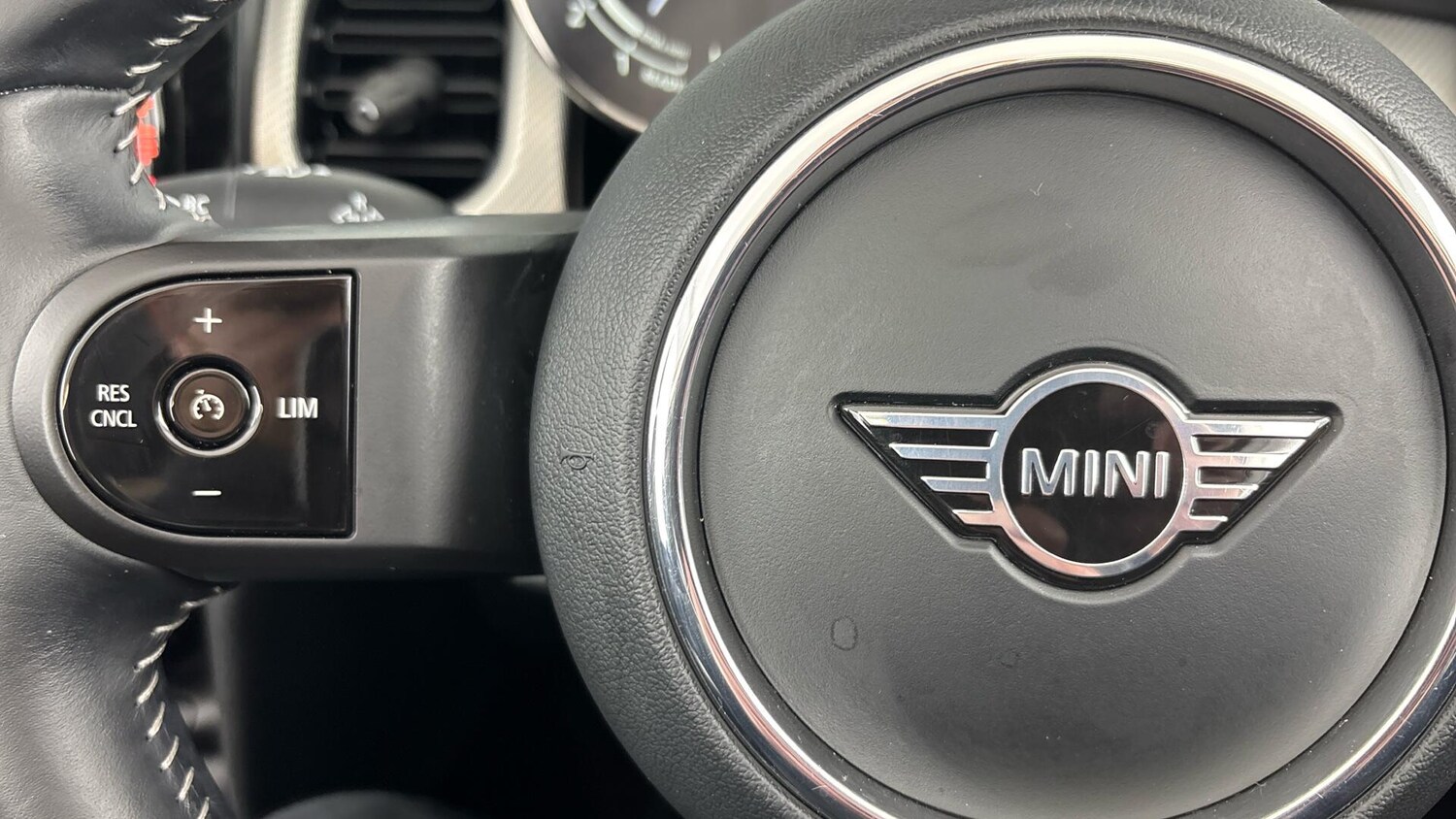 Used MINI Convertible 2023 for sale - 77599069: Photo 17