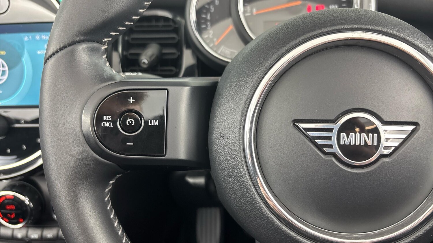 Used MINI Convertible 2021 for sale - 76760077: Photo 17