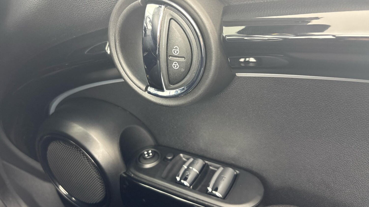 Used MINI Convertible 2021 for sale - 76760077: Photo 20