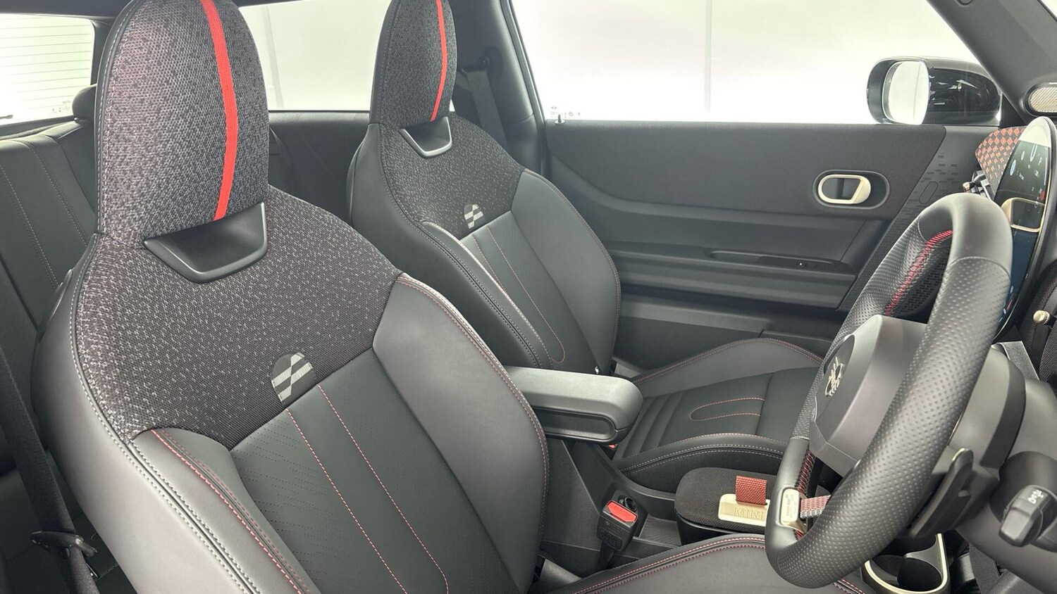 Used MINI Hatch 2025 for sale - 77387159: Photo 11