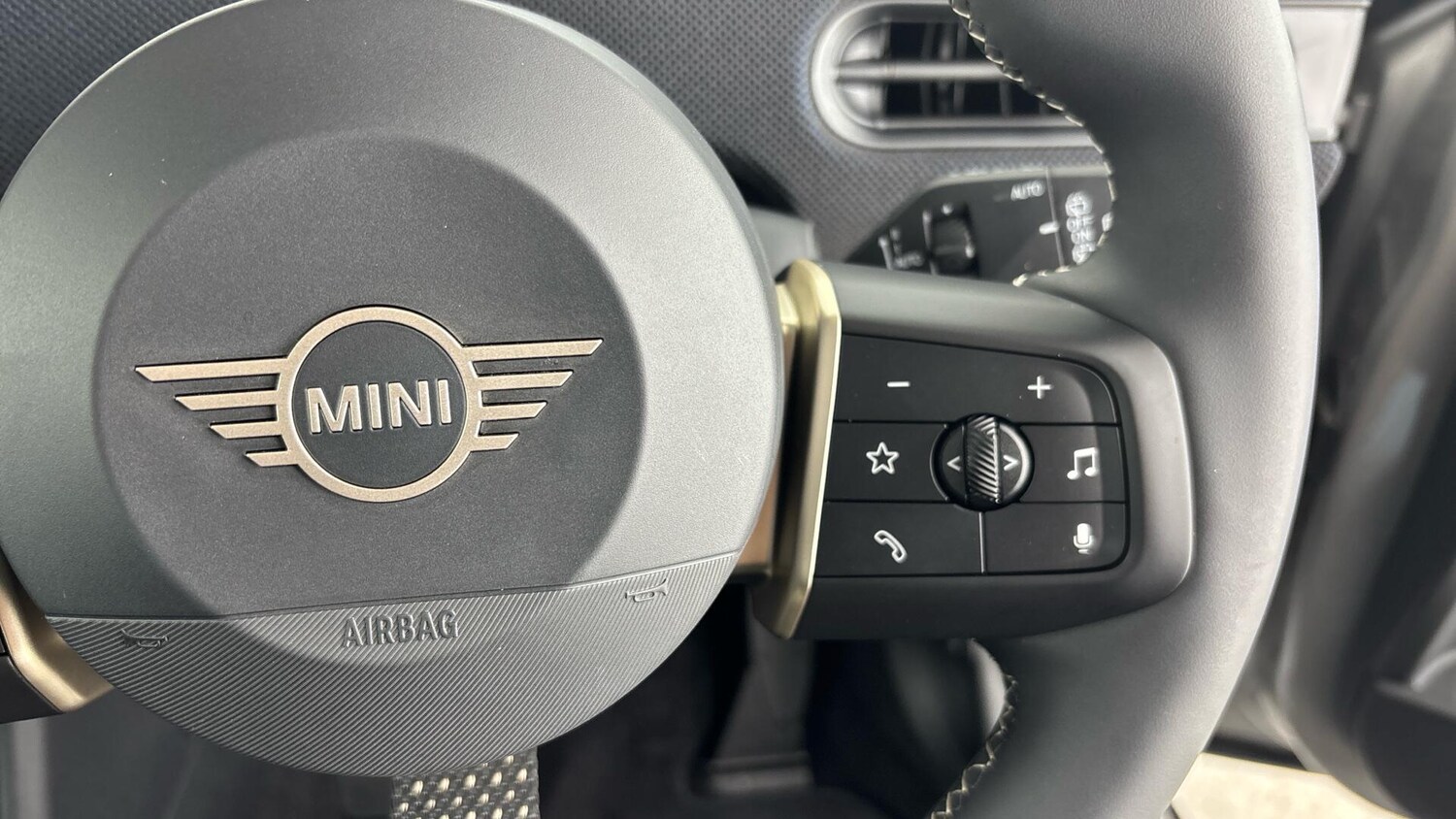 Used MINI Hatch 2025 for sale - 77330400: Photo 18