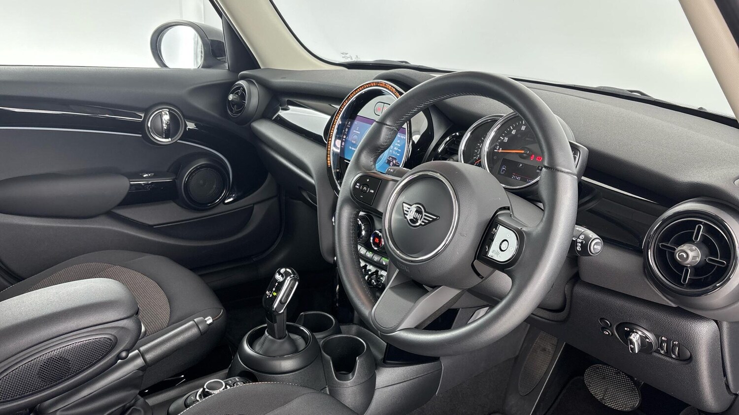 Used MINI Hatch 2023 for sale - 76760069: Photo 6