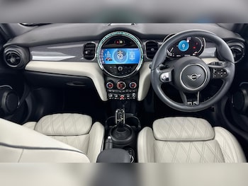 Used MINI Hatch 2023 for sale - 76832210: Photo