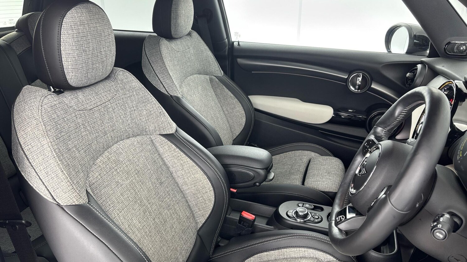 Used MINI Hatch 2021 for sale - 76760083: Photo 11