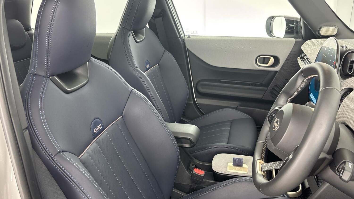 Used MINI Cooper 2024 for sale - 76760093: Photo 11