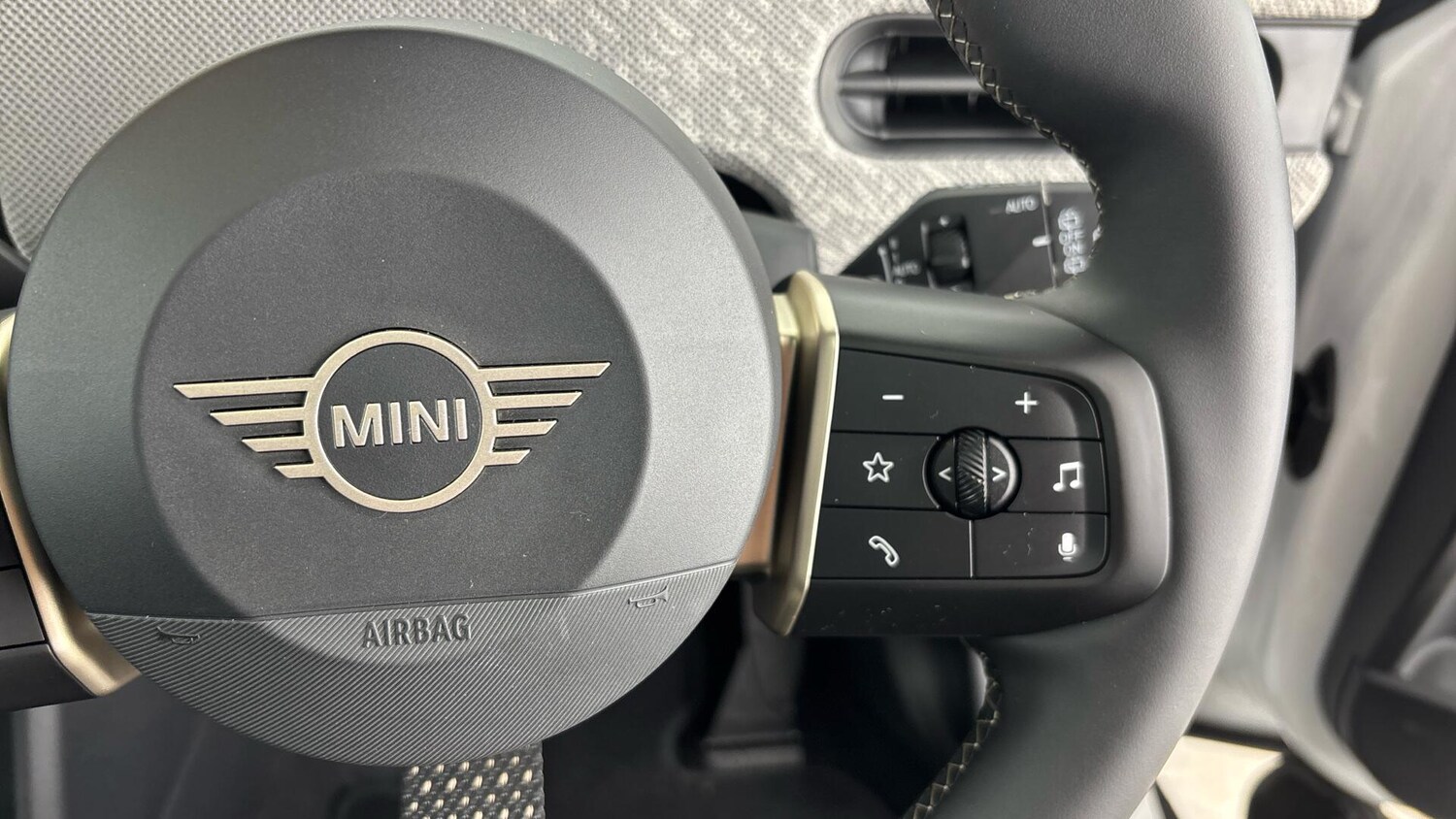 Used MINI Cooper 2024 for sale - 76760093: Photo 18