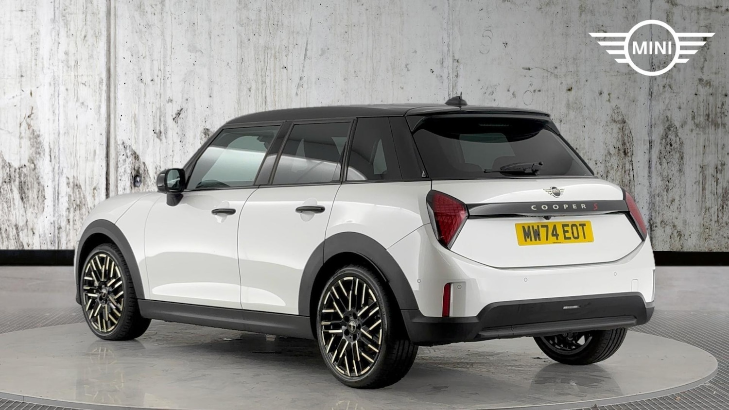 Used MINI Cooper 2024 for sale - 76760093: Photo 2