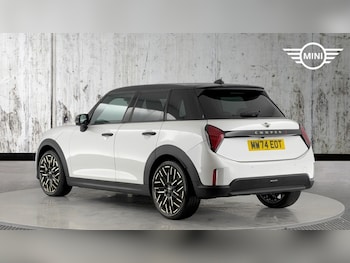 Used MINI Cooper 2024 for sale - 76760093: Photo