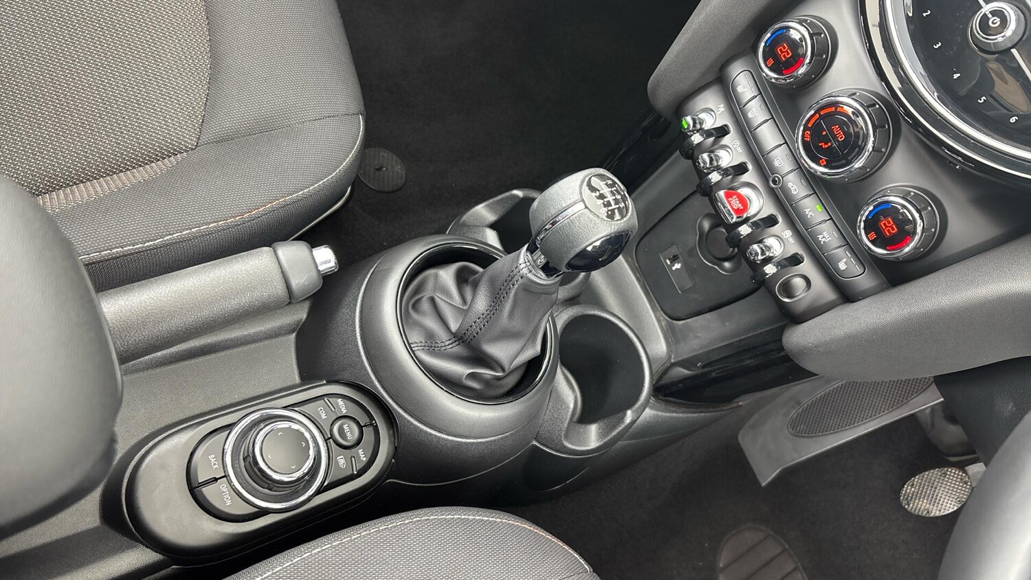 Used MINI Convertible 2022 for sale - 76760059: Photo 10