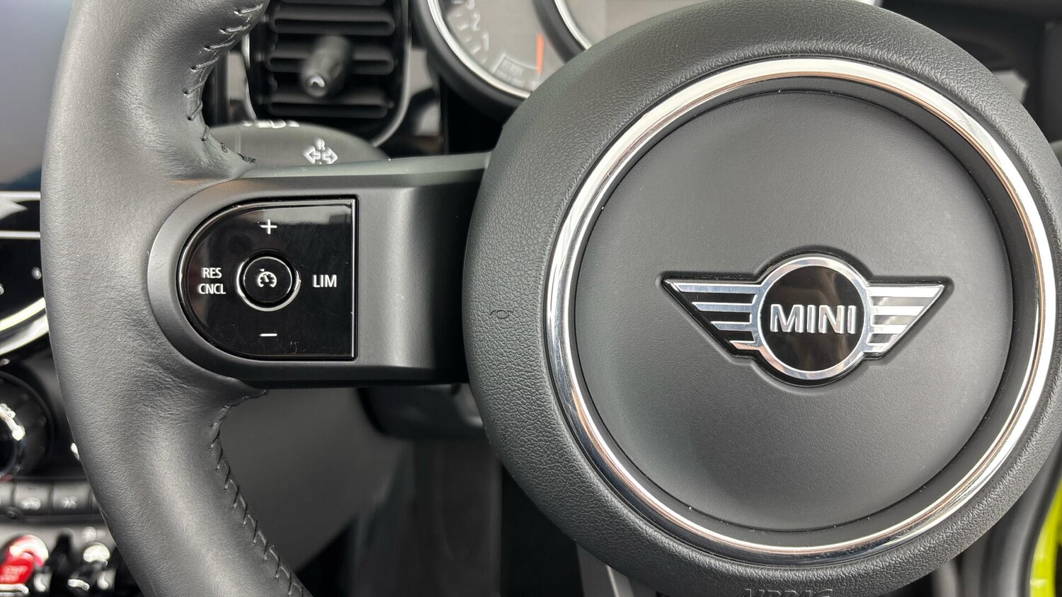 Used MINI Convertible 2022 for sale - 76760059: Photo 17