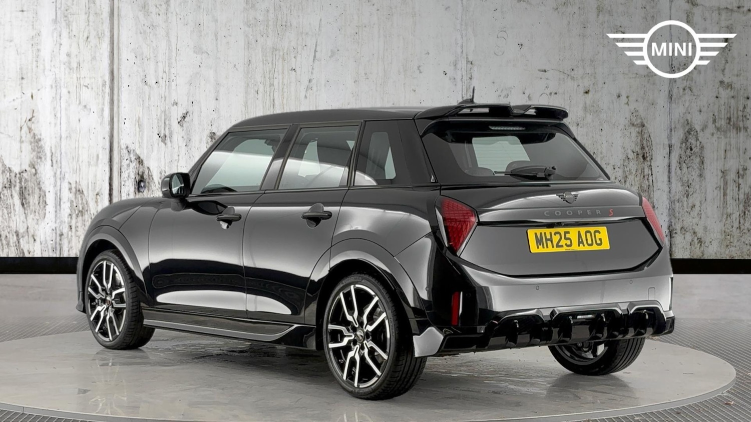 Used MINI Cooper 2025 for sale - 76832931: Photo 2