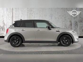 Used MINI Hatch 2023 for sale - 76952986: Photo