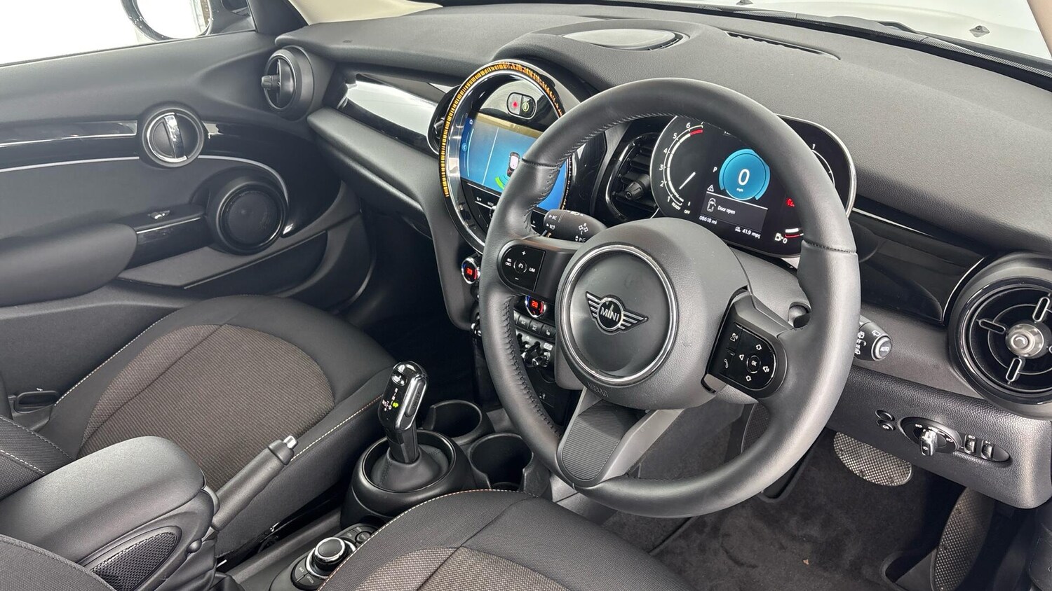 Used MINI Hatch 2023 for sale - 76952986: Photo 6