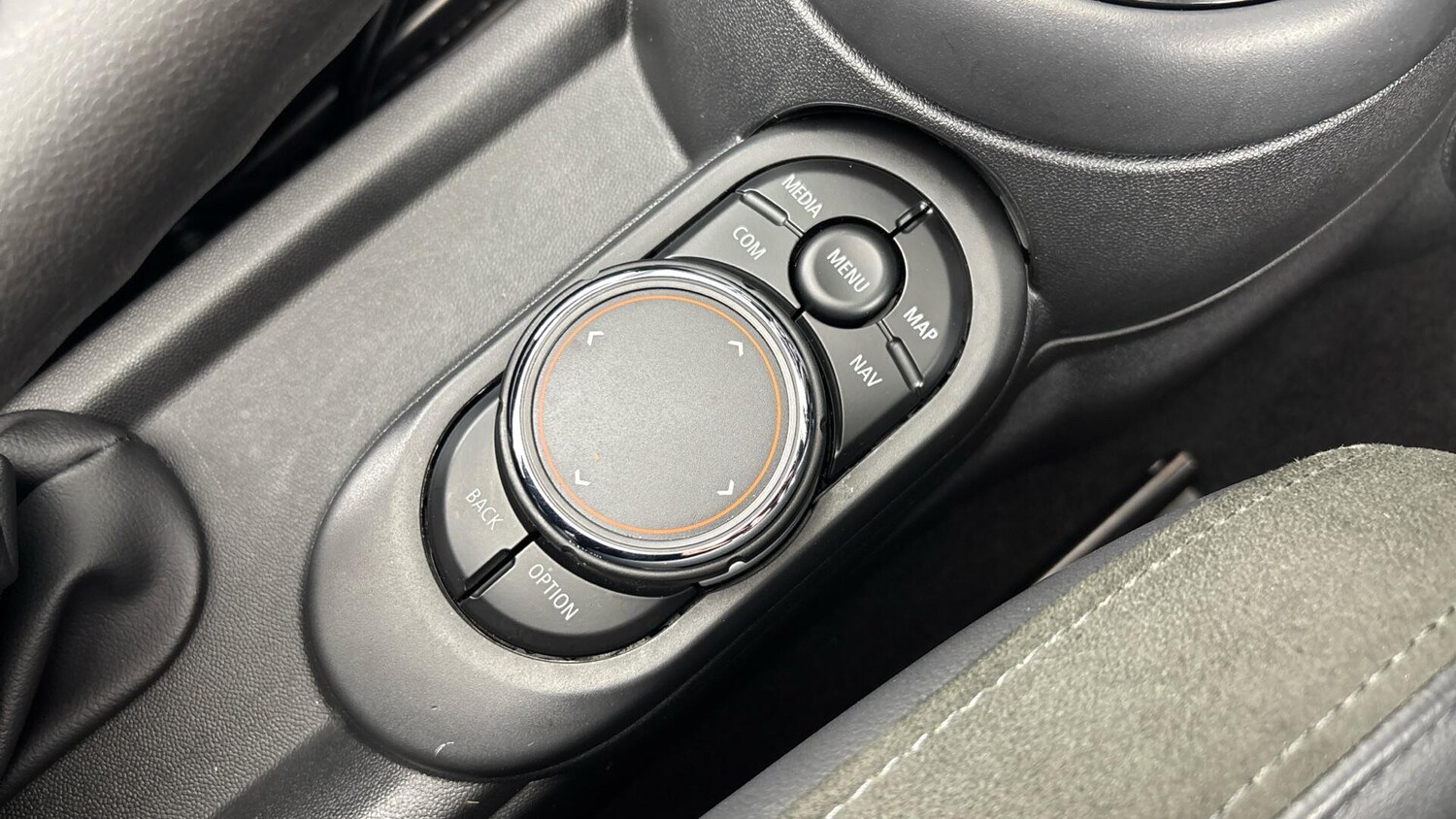 Used MINI Convertible 2018 for sale - 78034124: Photo 19