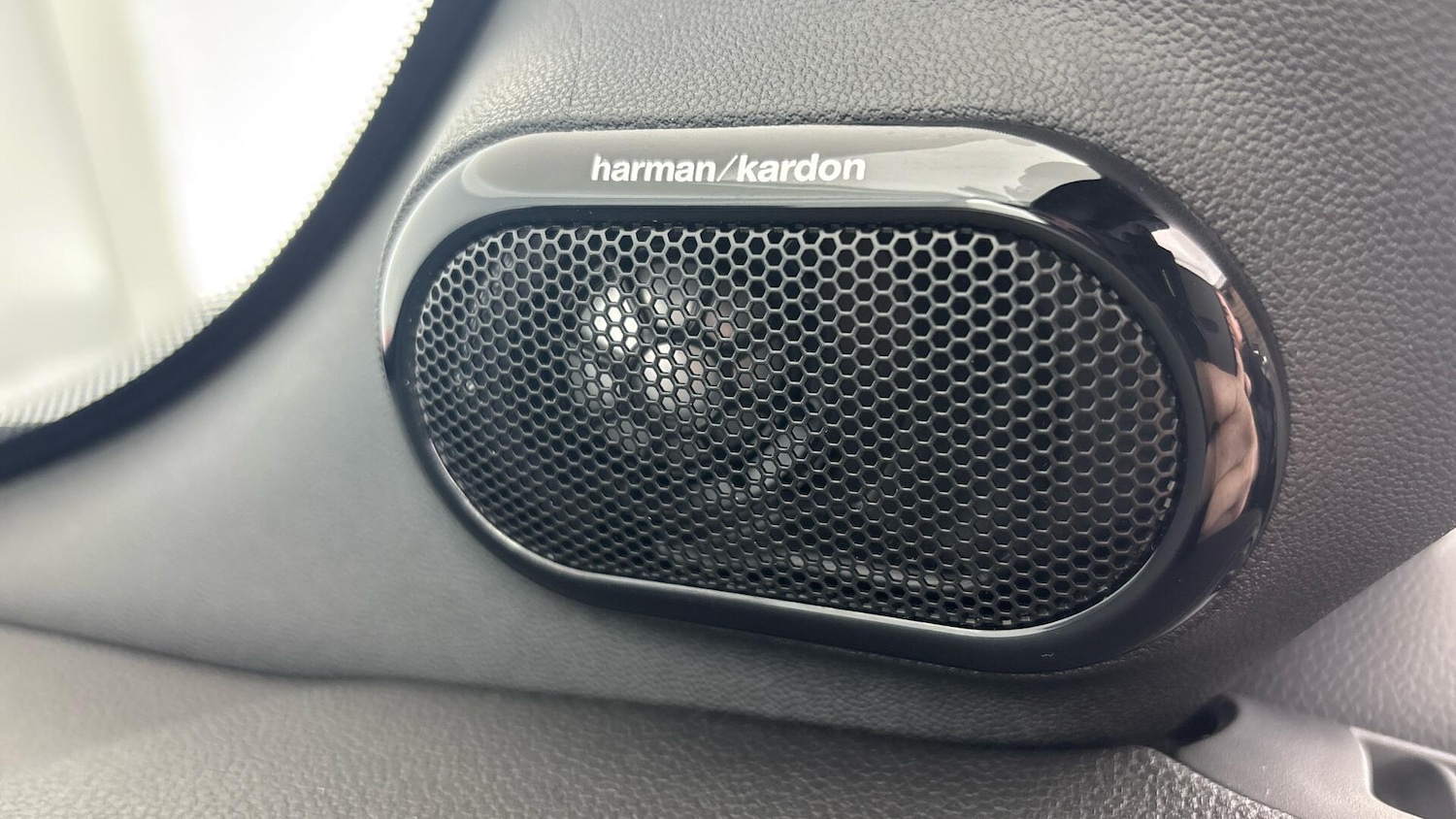 Used MINI Convertible 2018 for sale - 78034124: Photo 26