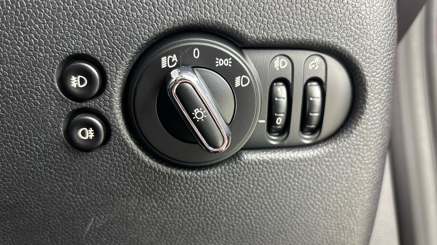 Used MINI Convertible 2018 for sale - 78034124: Photo 38