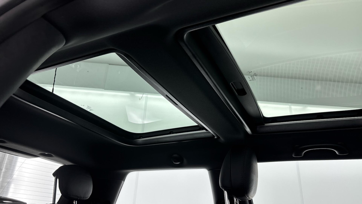 Used MINI Hatch 2020 for sale - 76832367: Photo 32