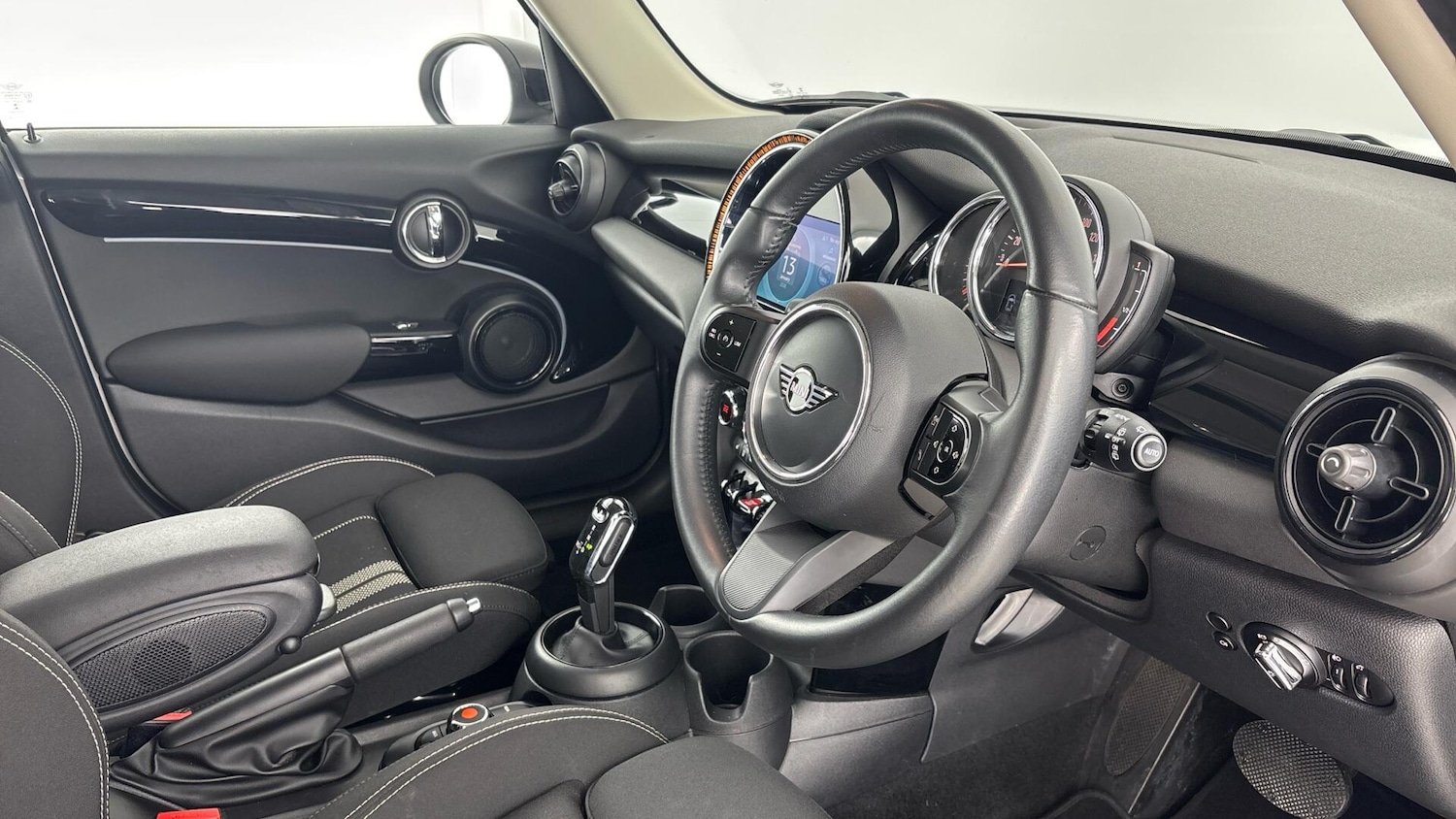 Used MINI Hatch 2021 for sale - 77097875: Photo 6