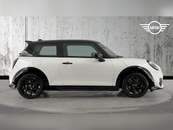 Used MINI Hatch 2025 for sale - 76899113: Photo