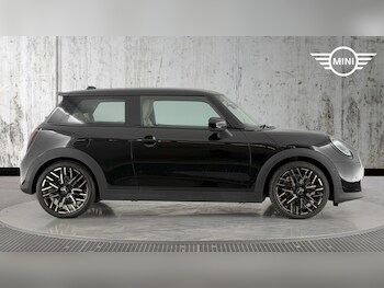 Used MINI Cooper 2024 for sale - 76760098: Photo