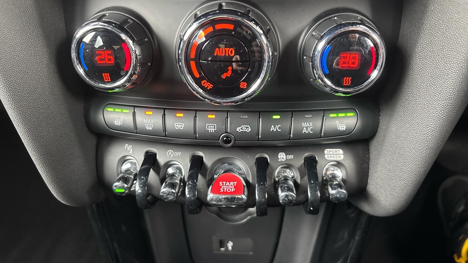 Used MINI Hatch 2021 for sale - 76760131: Photo 31