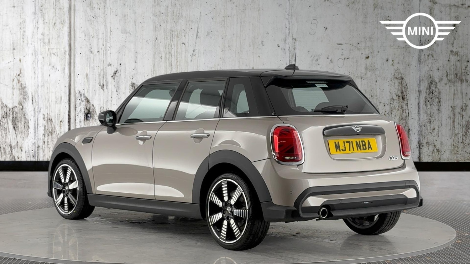 Used MINI Hatch 2021 for sale - 77016588: Photo 2