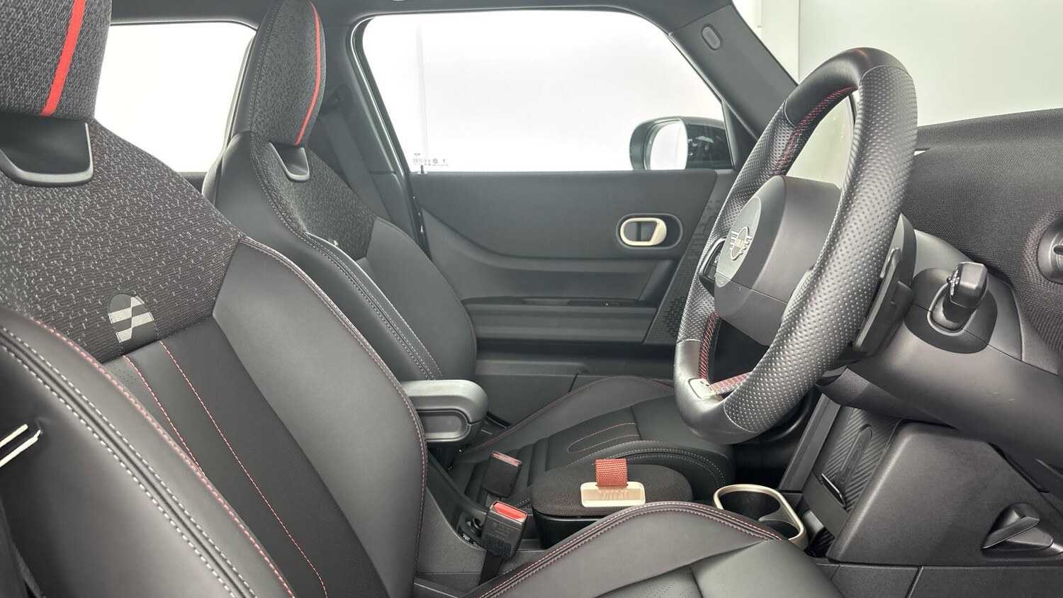 Used MINI Cooper 2025 for sale - 76760108: Photo 11