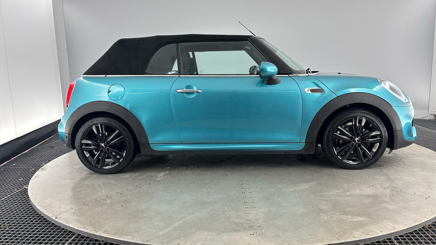 Used MINI Convertible 2017 for sale - 77564938: Photo 40